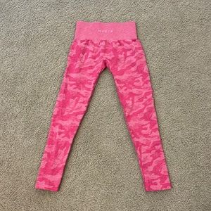Fuchsia Camo Seamless Leggings